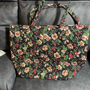 Vera Bradley grand Tote Bag NWT